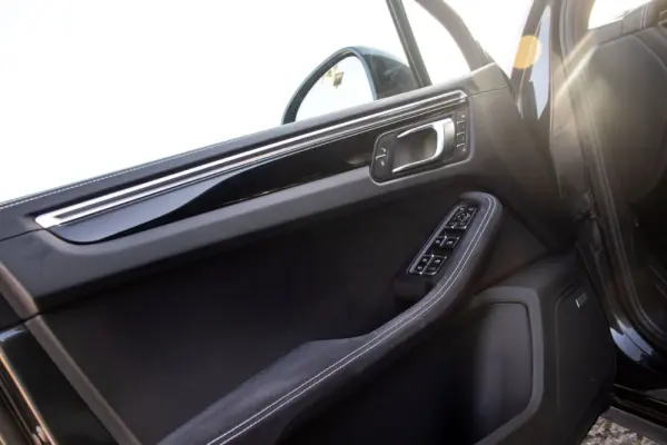 Porsche Macan GTS 17