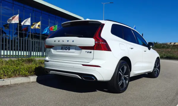 Volvo XC 60 2.0 T8 PHEV R-Design AWD 3
