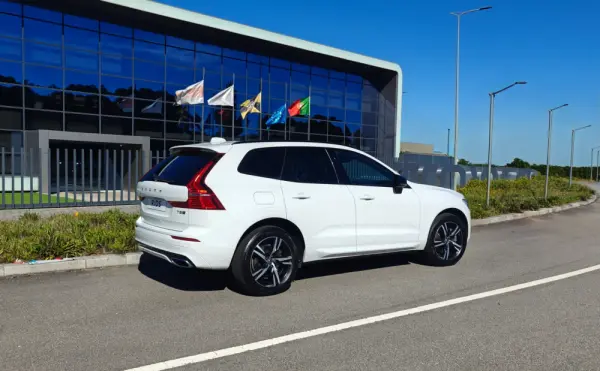 Volvo XC 60 2.0 T8 PHEV R-Design AWD 7