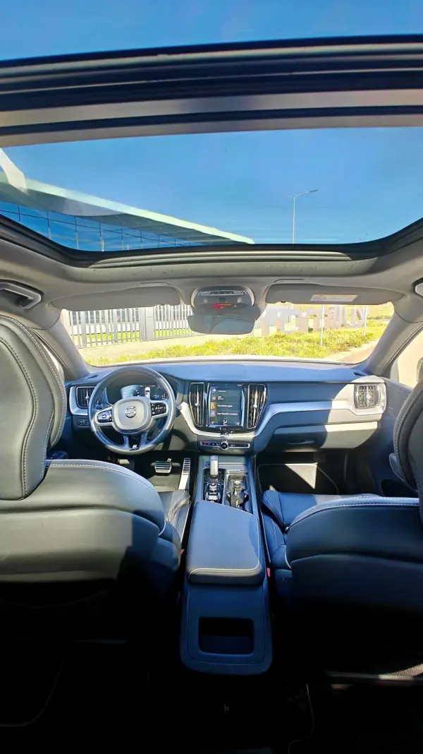 Volvo XC 60 2.0 T8 PHEV R-Design AWD 17