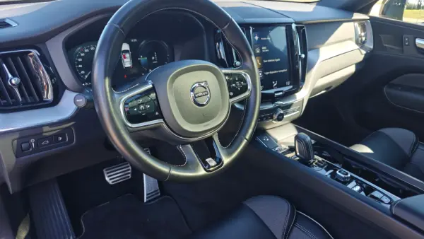 Volvo XC 60 2.0 T8 PHEV R-Design AWD 31