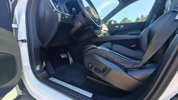 Volvo XC 60 2.0 T8 PHEV R-Design AWD 32