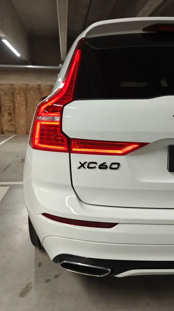 Volvo XC 60 2.0 T8 PHEV R-Design AWD 37