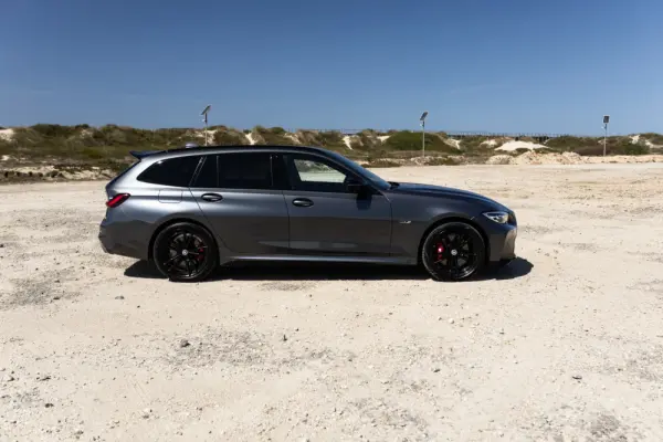 BMW 330 e Touring Pack 50 anos M Auto 23