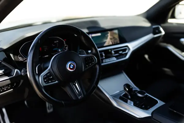 BMW 330 e Touring Pack 50 anos M Auto 31