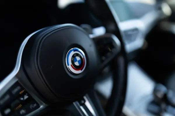BMW 330 e Touring Pack 50 anos M Auto 34
