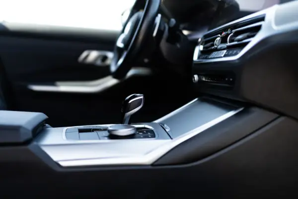 BMW 330 e Touring Pack 50 anos M Auto 38