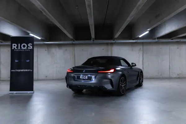 BMW Z4 30 i Pack M 18