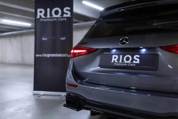Mercedes-Benz C 300 e AMG Line 17
