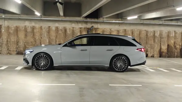 Mercedes-Benz E 300 3