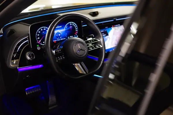 Mercedes-Benz E 300 23