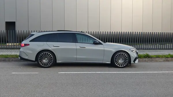 Mercedes-Benz E 300 32
