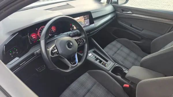Volkswagen Golf 1.4 TSI GTE+ DSG 10