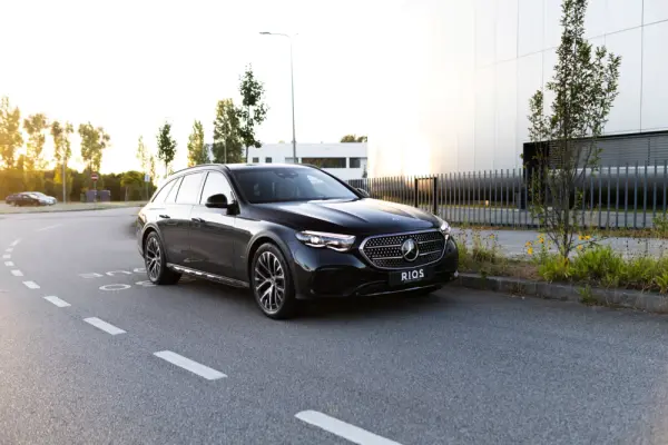 Mercedes-Benz E 300 de 4Matic All-Terrain 3