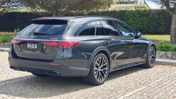 Mercedes-Benz E 300 de 4Matic All-Terrain 4