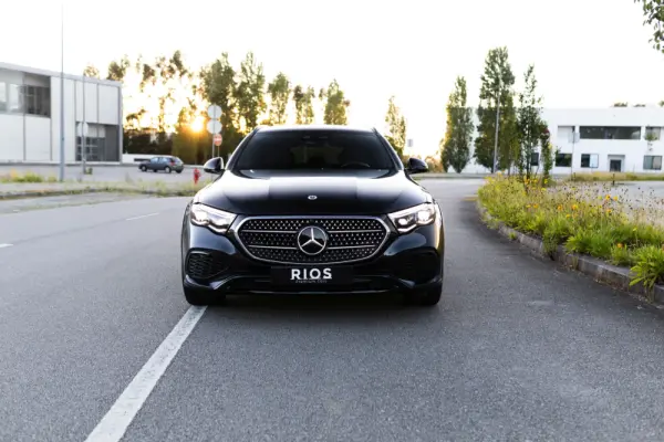 Mercedes-Benz E 300 de 4Matic All-Terrain 11