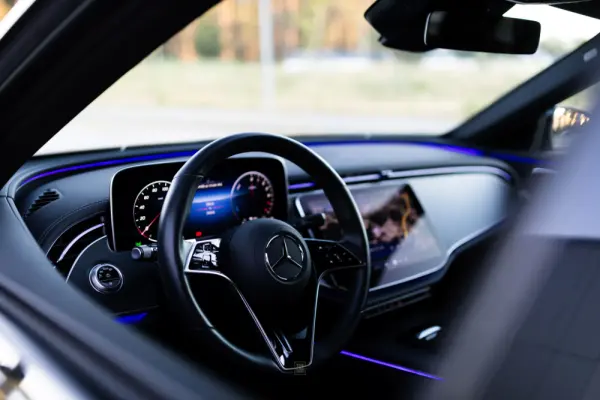 Mercedes-Benz E 300 de 4Matic All-Terrain 13