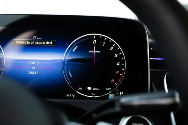 Mercedes-Benz E 300 de 4Matic All-Terrain 29