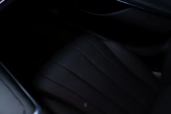 Mercedes-Benz E 300 de 4Matic All-Terrain 32