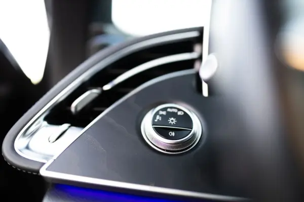 Mercedes-Benz E 300 de 4Matic All-Terrain 33