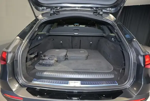 Mercedes-Benz E 300 de 4Matic All-Terrain 47