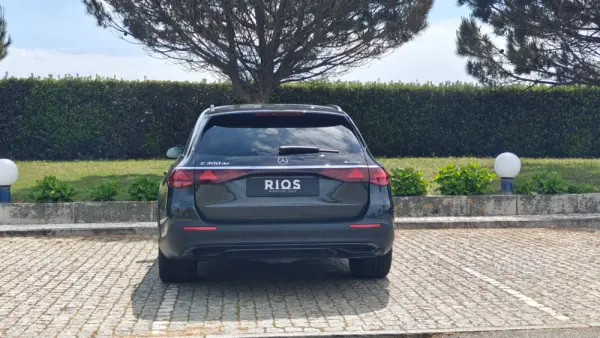 Mercedes-Benz E 300 de 4Matic All-Terrain 50