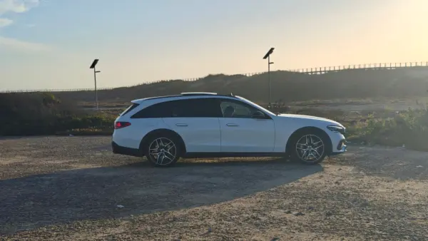 Mercedes-Benz E 300 de 4Matic All-Terrain 30