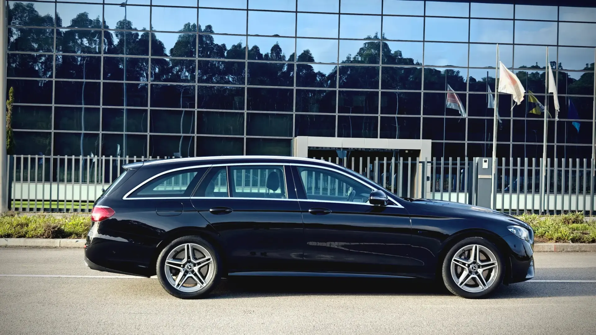 Mercedes-Benz E 300 de 9G-TRONIC AMG Line 3