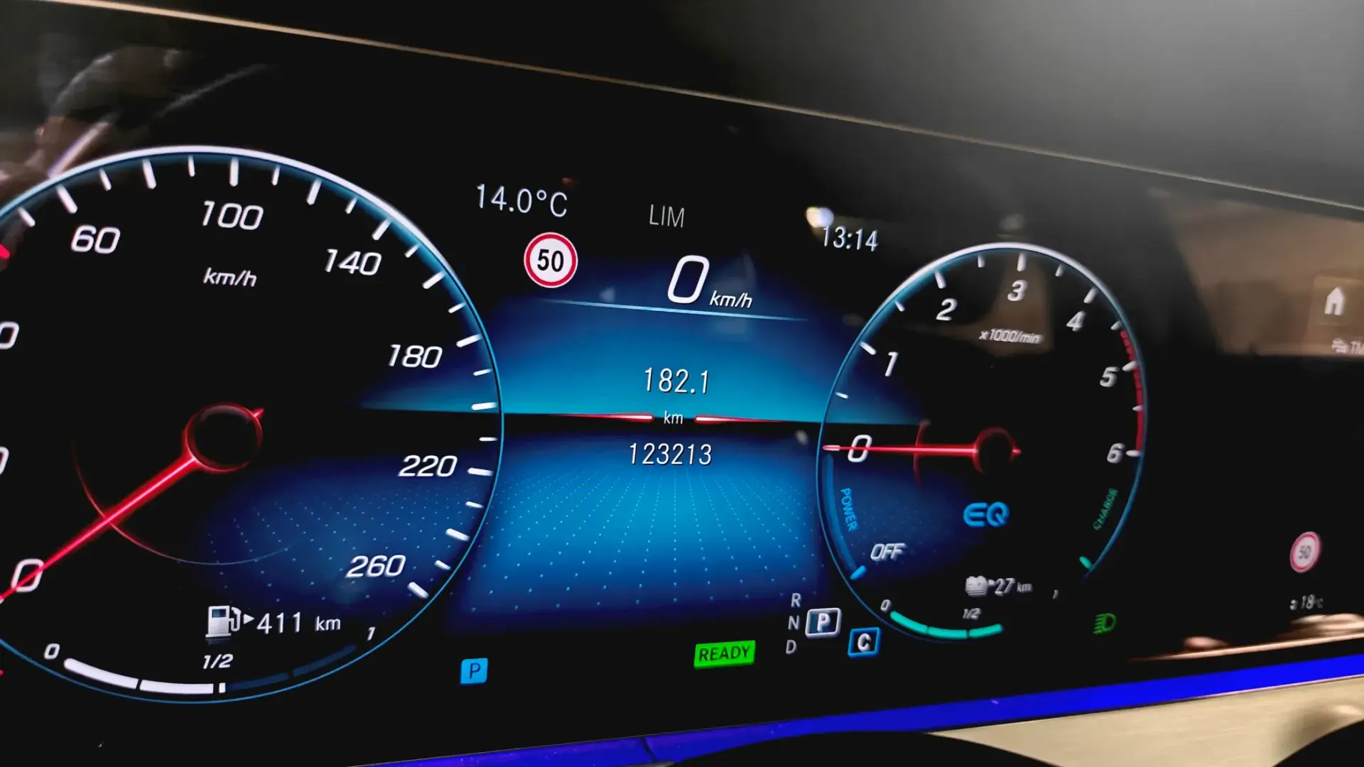 Mercedes-Benz E 300 de 9G-TRONIC AMG Line 28