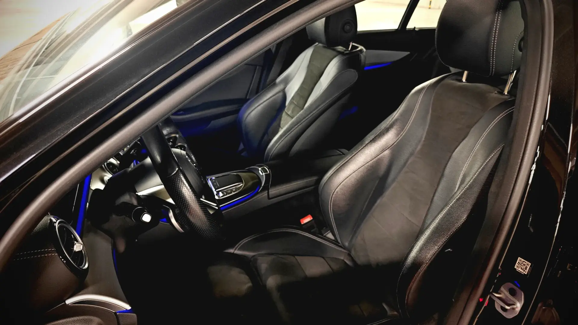 Mercedes-Benz E 300 de 9G-TRONIC AMG Line 46