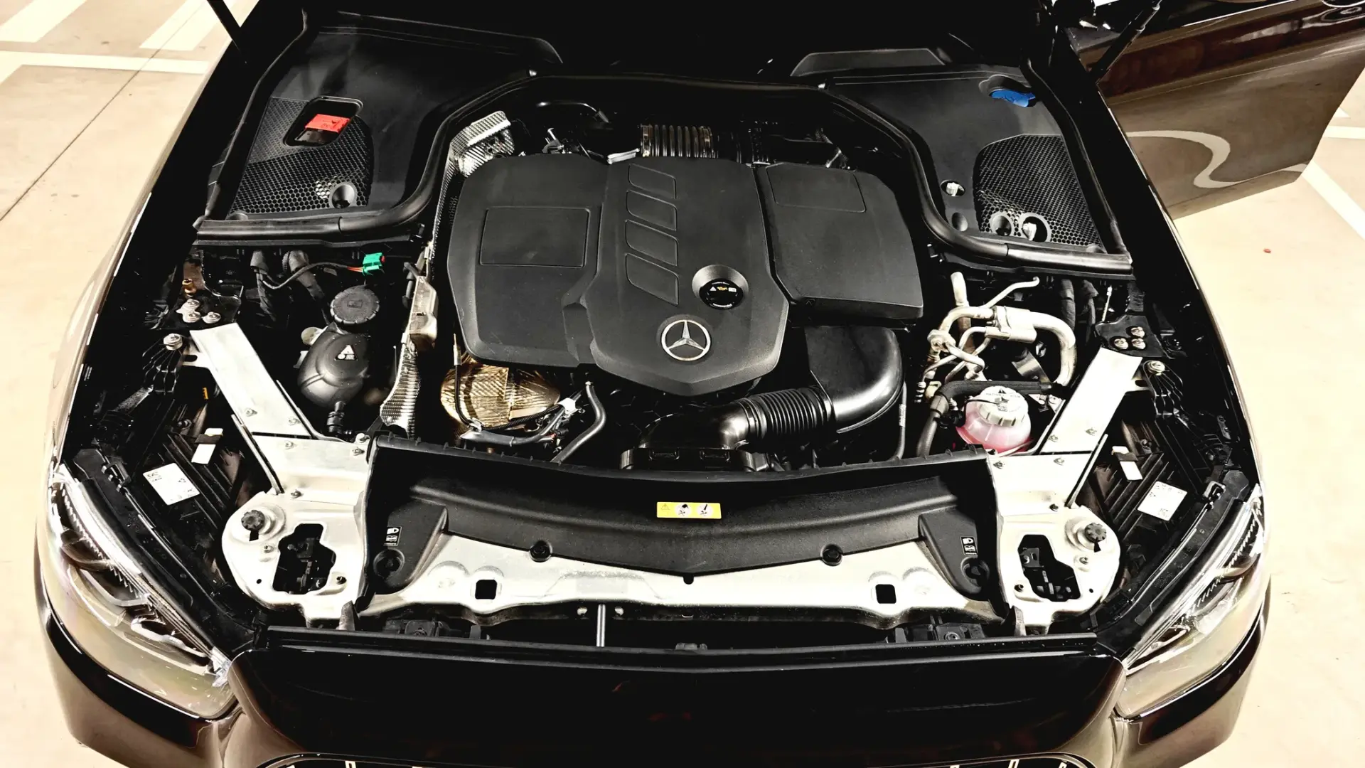 Mercedes-Benz E 300 de 9G-TRONIC AMG Line 54