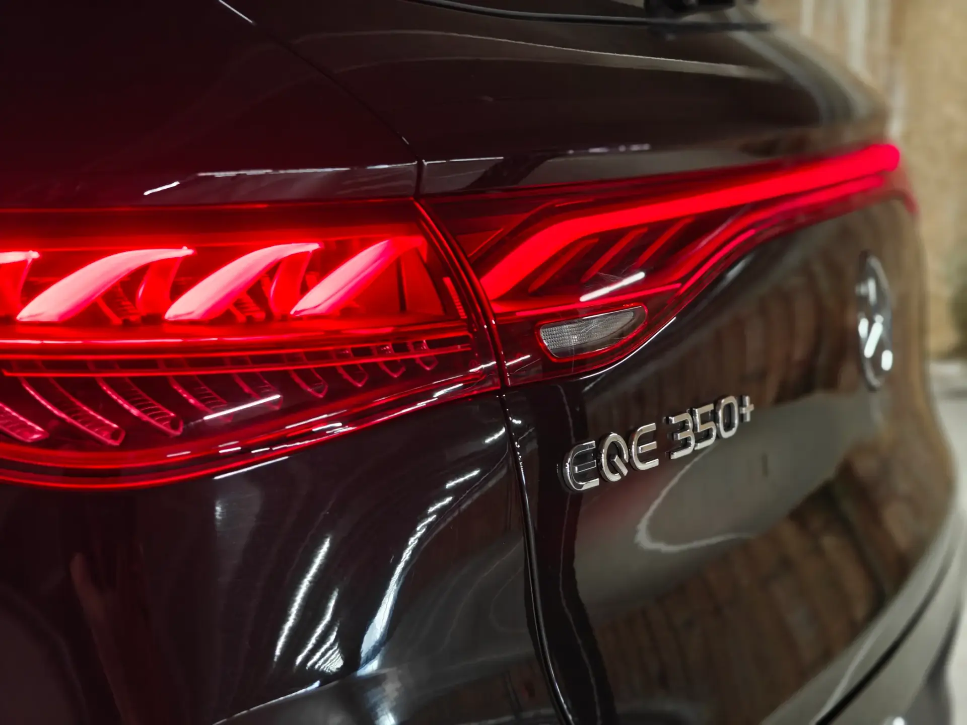 Mercedes-Benz EQE SUV 350+ 16