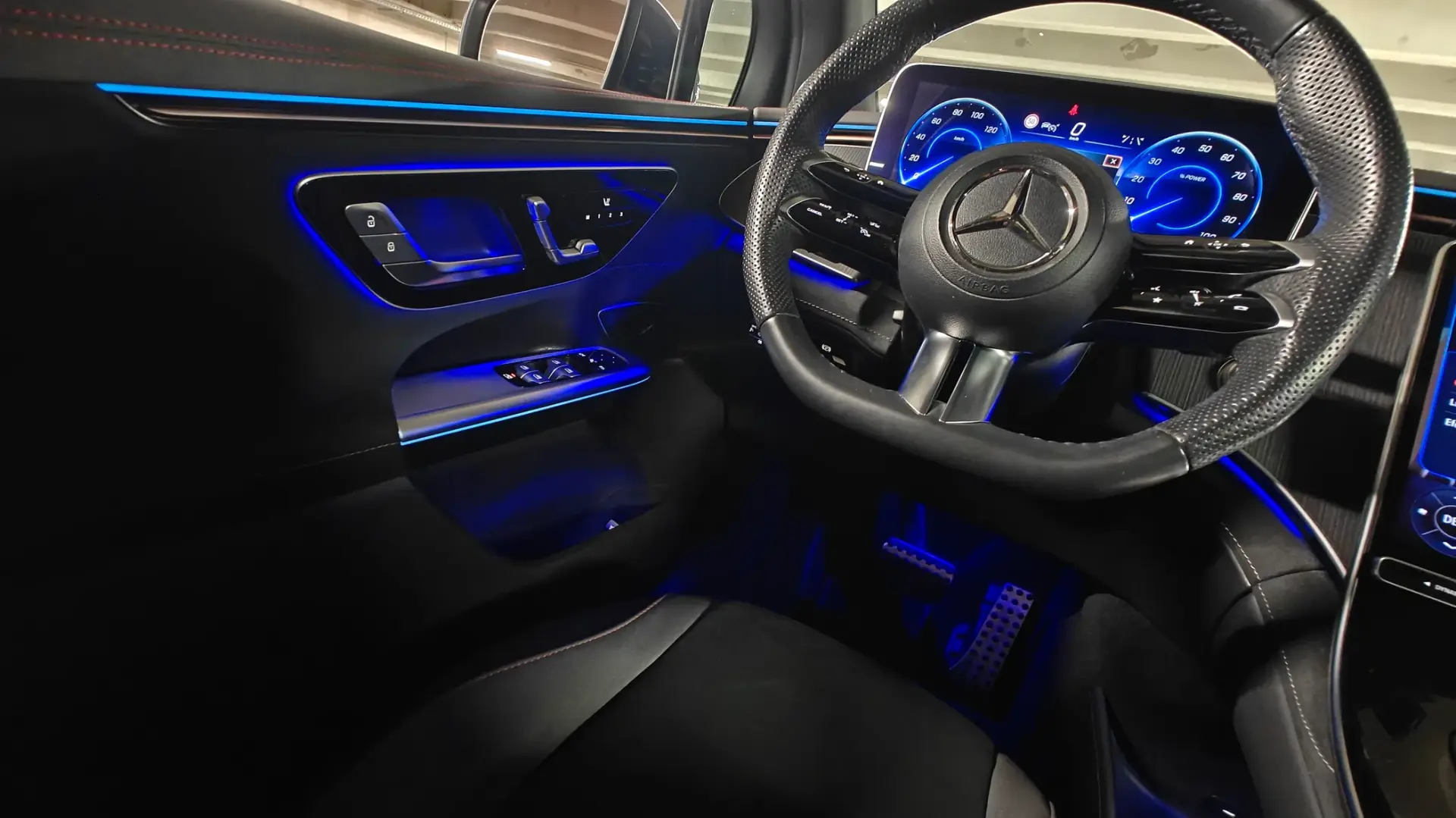 Mercedes-Benz EQE SUV 350+ 21