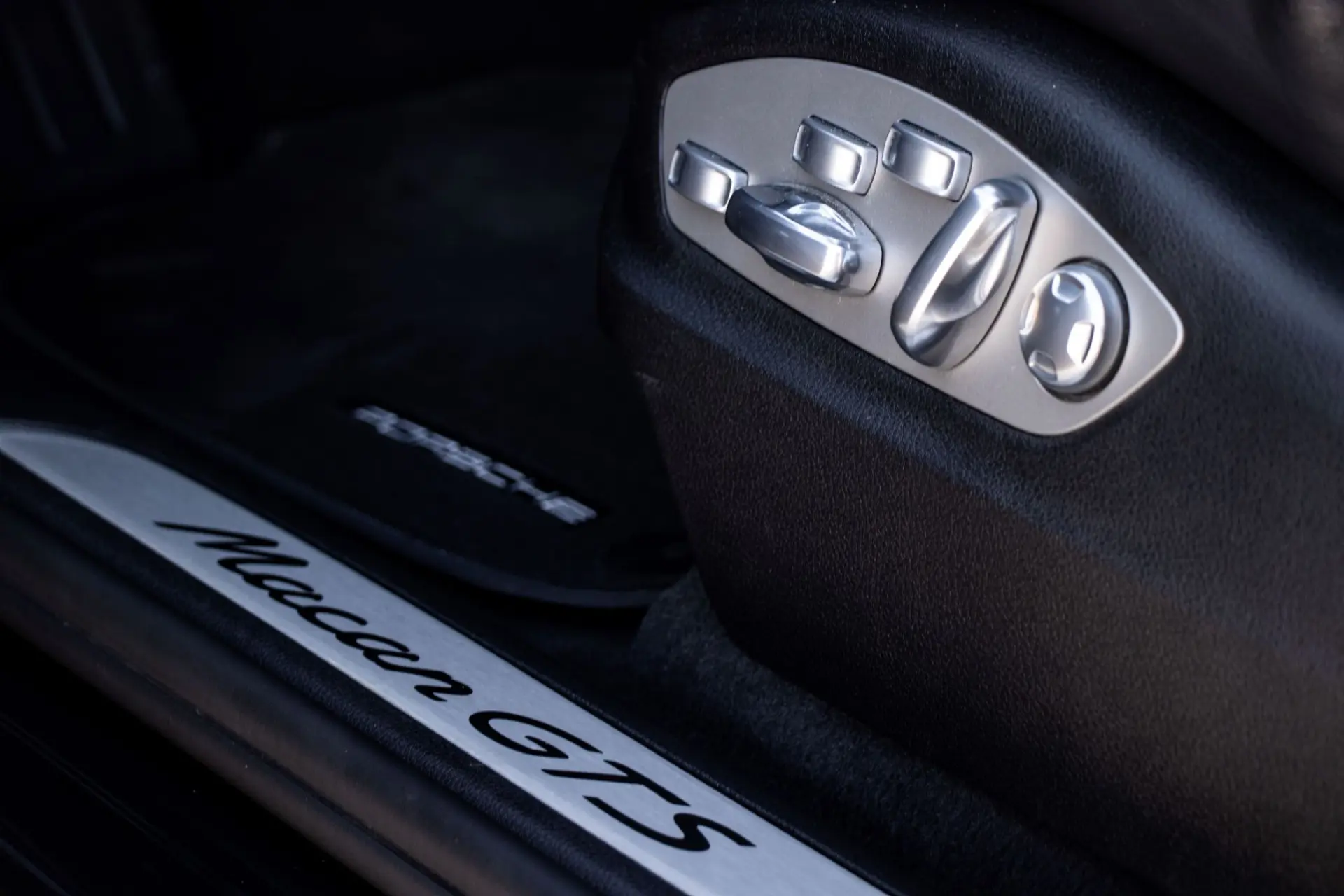 Porsche Macan GTS 18