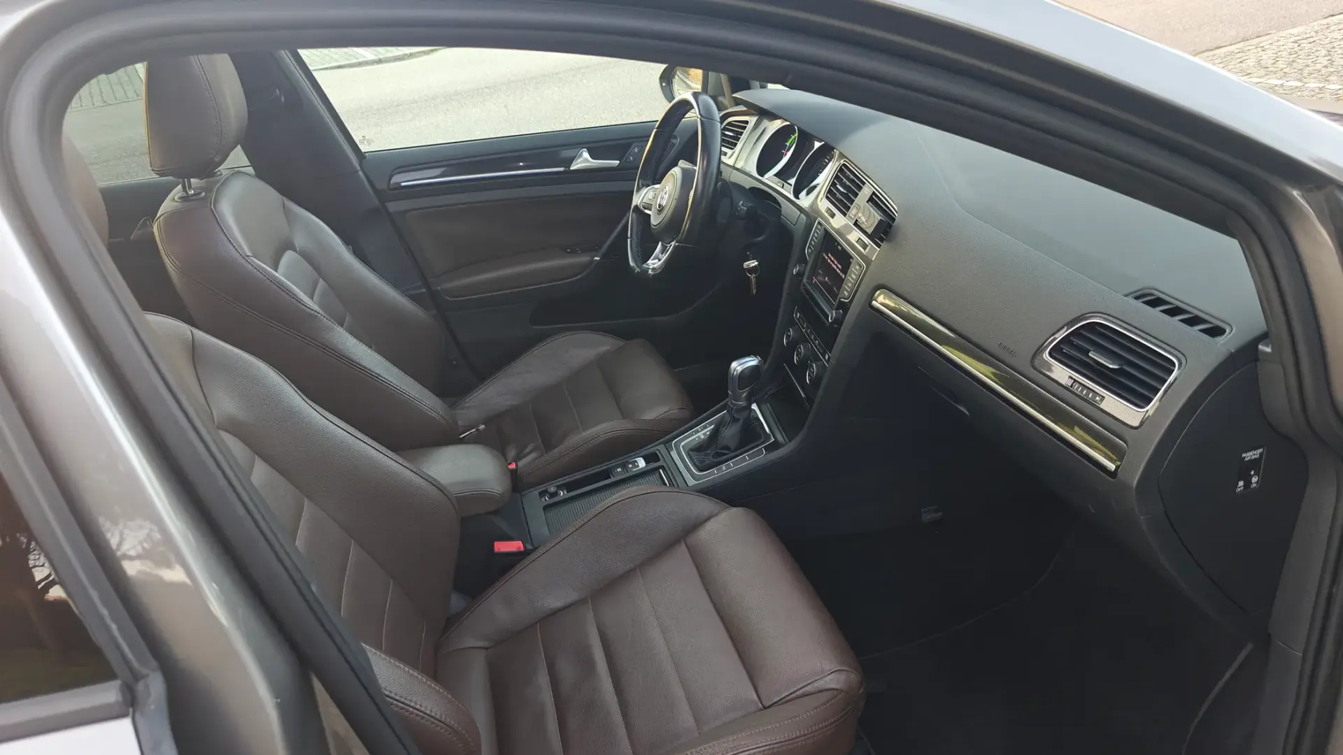 Volkswagen Golf 1.4 GTE Plug-in-Hybrid DSG 10