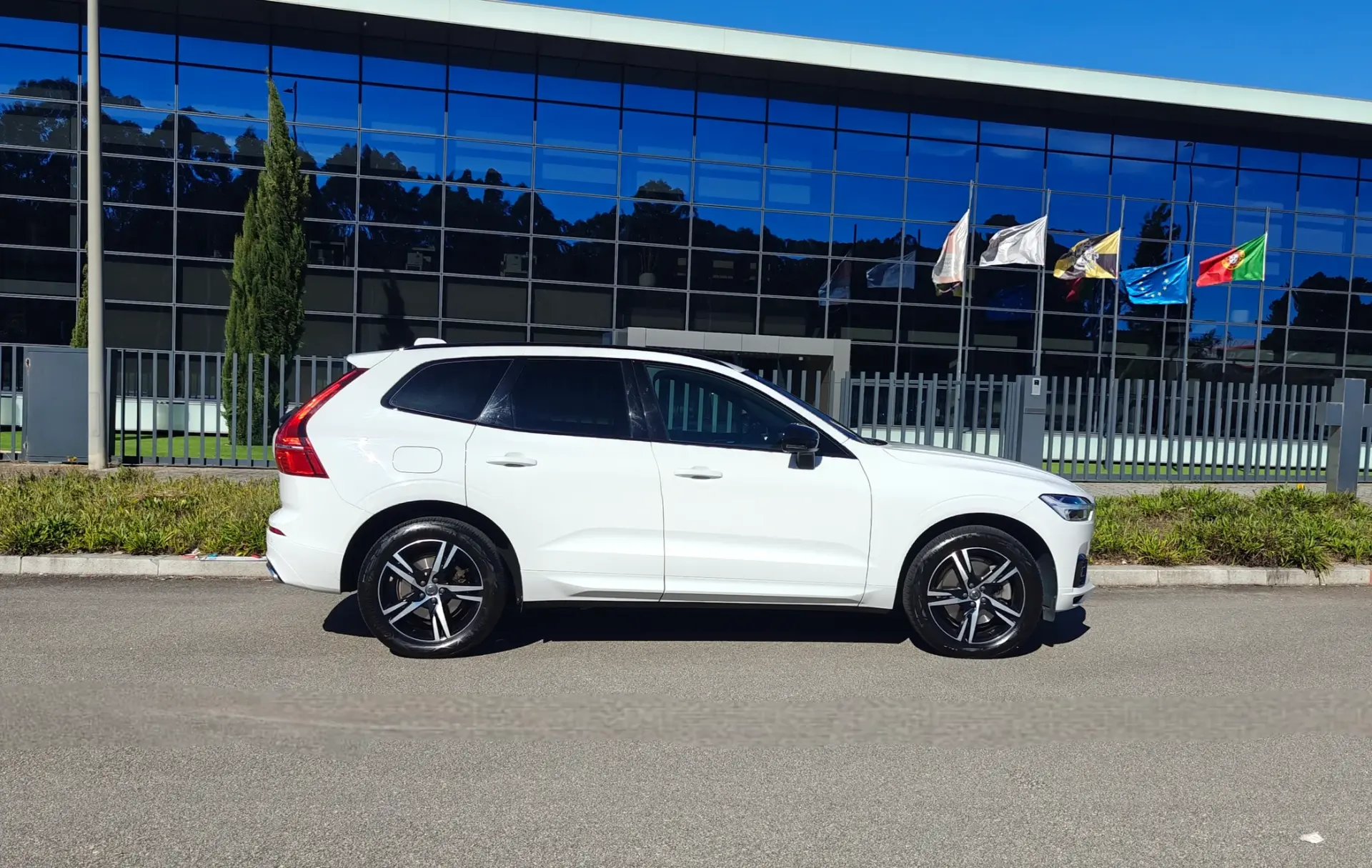 Volvo XC 60 2.0 T8 PHEV R-Design AWD 5
