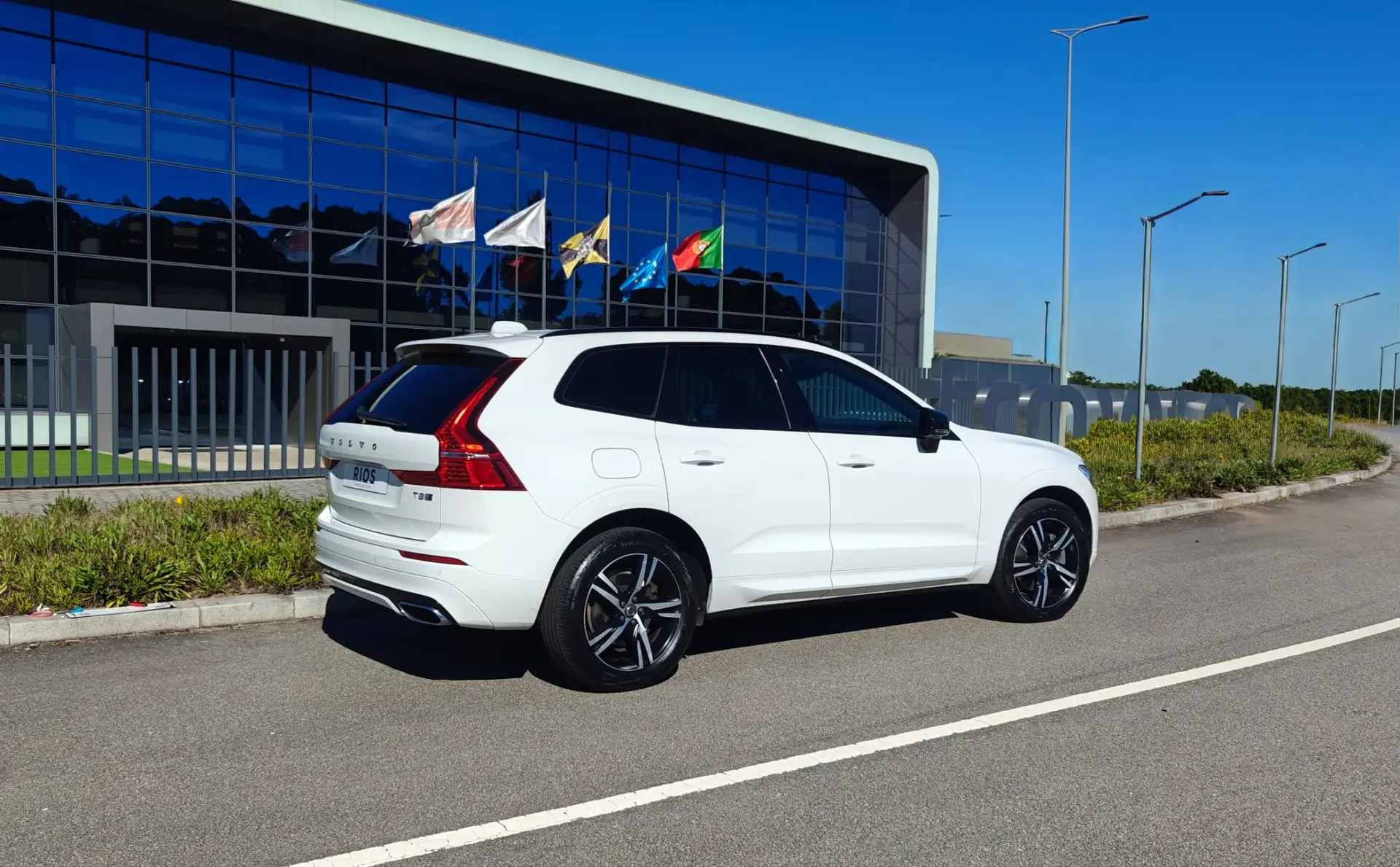 Volvo XC 60 2.0 T8 PHEV R-Design AWD 7