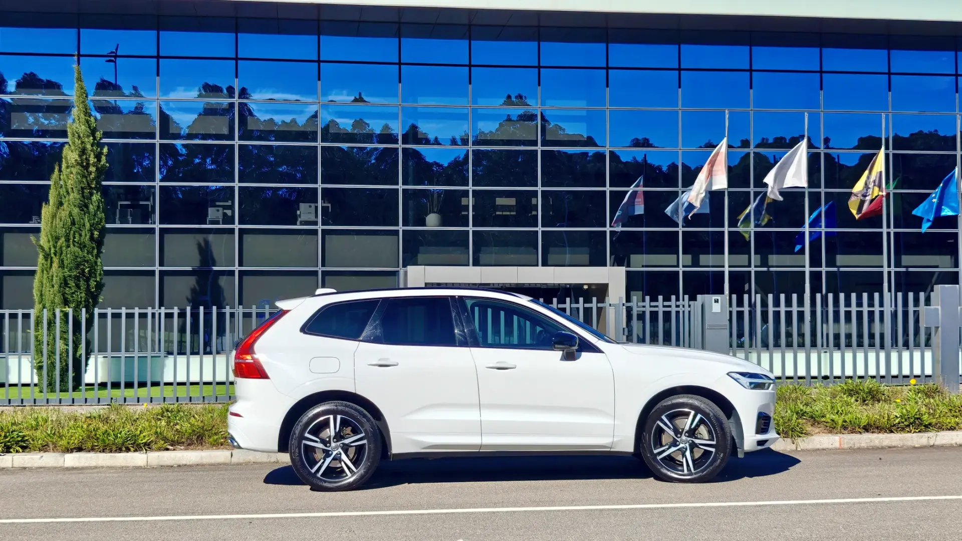 Volvo XC 60 2.0 T8 PHEV R-Design AWD 9