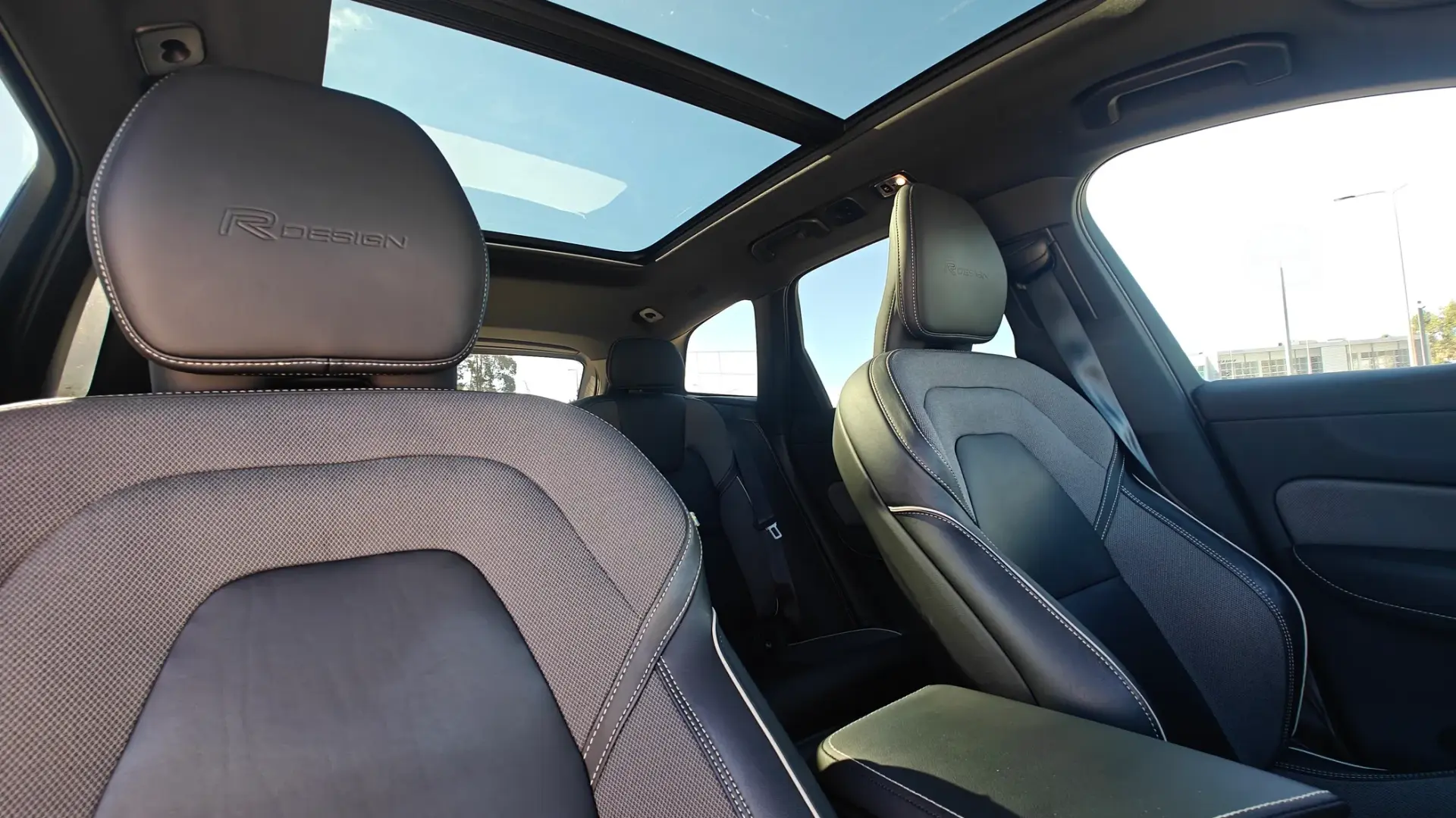 Volvo XC 60 2.0 T8 PHEV R-Design AWD 24