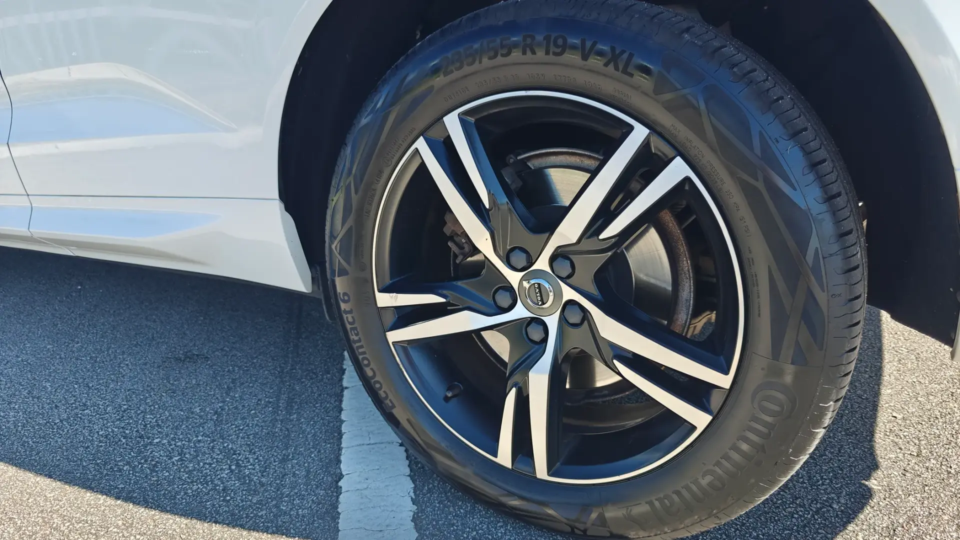 Volvo XC 60 2.0 T8 PHEV R-Design AWD 28