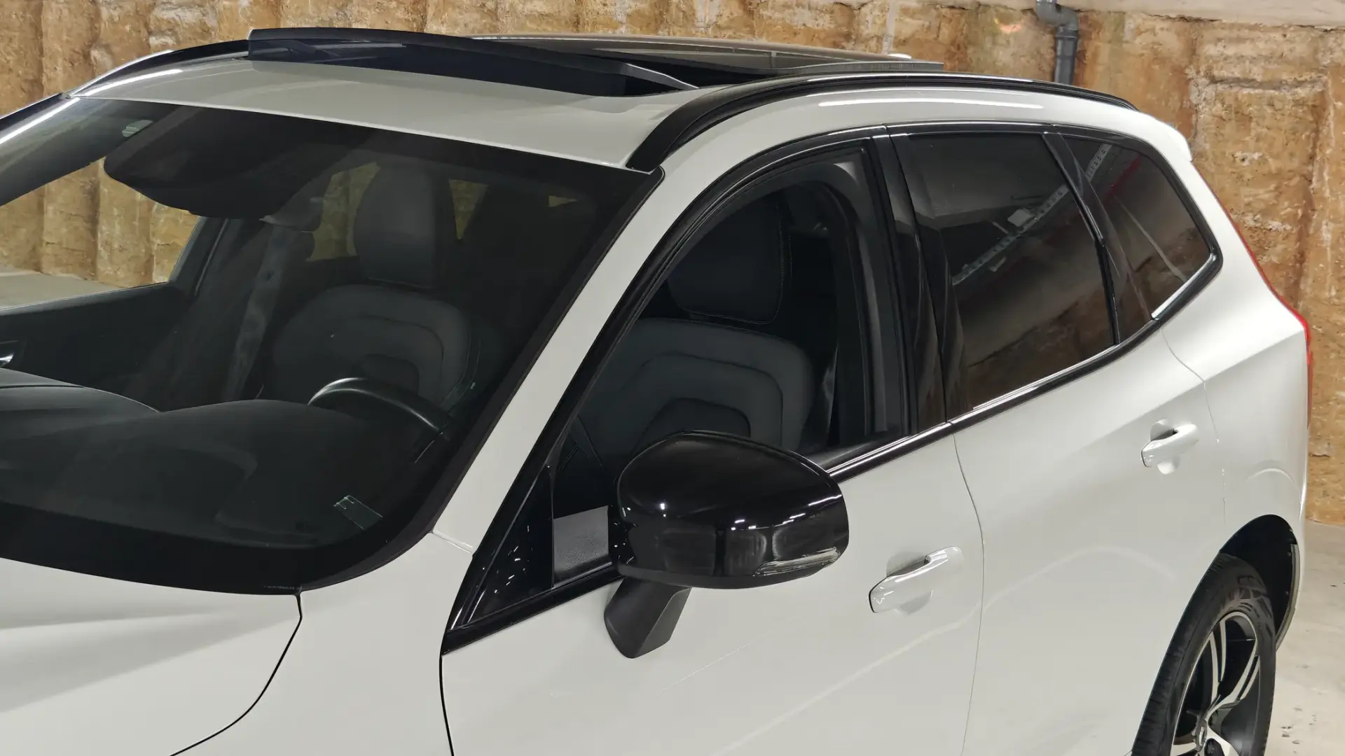 Volvo XC 60 2.0 T8 PHEV R-Design AWD 42