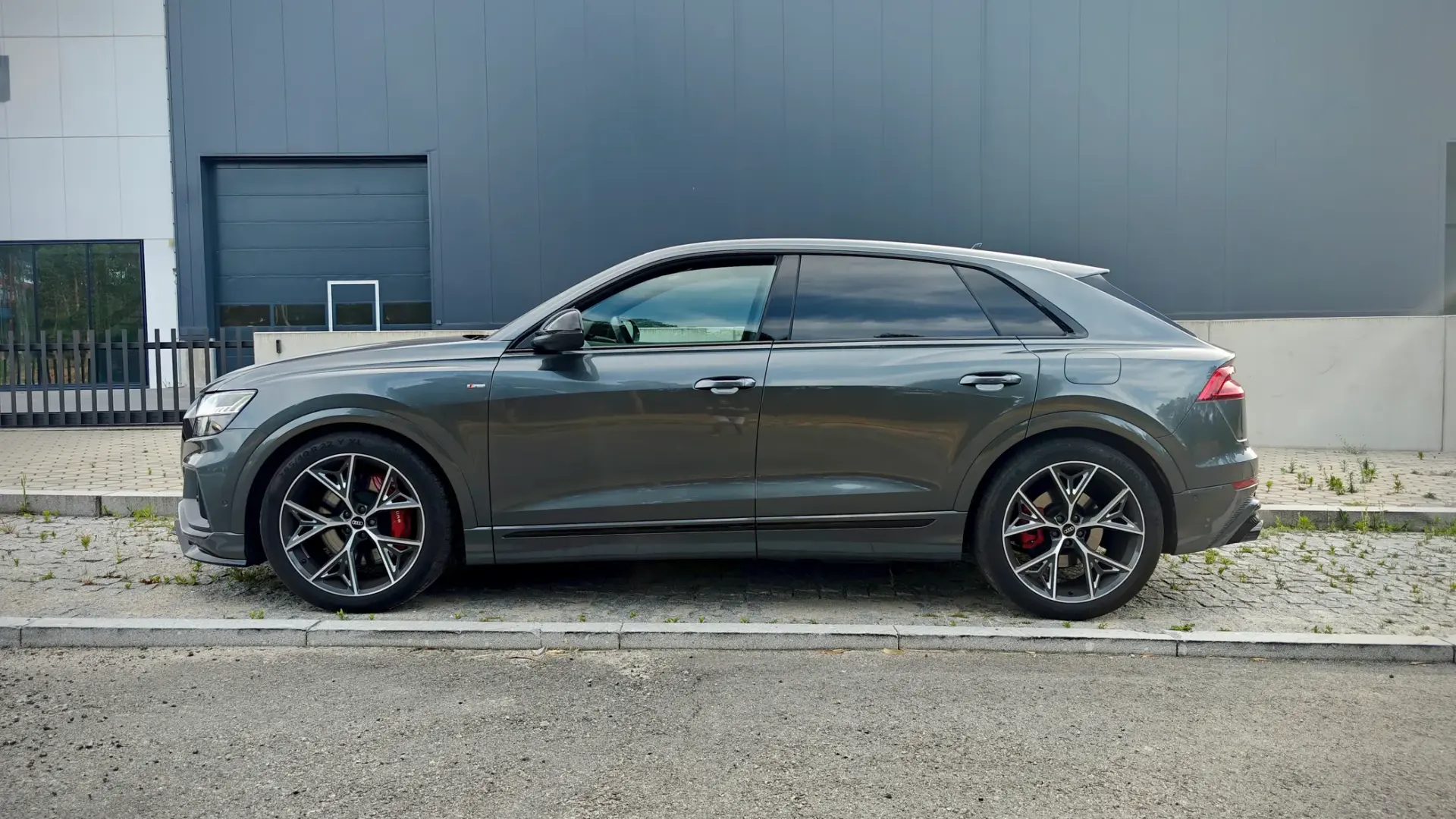 Audi Q8 60 TFSIe quattro S line Tiptronic 5