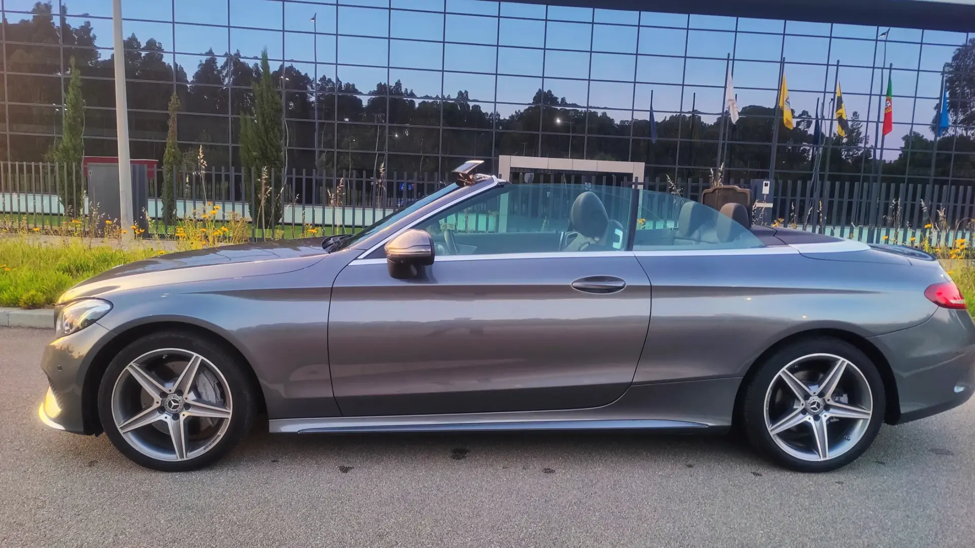Mercedes-Benz C 250 Cabrio 9G-TRONIC AMG Line 19