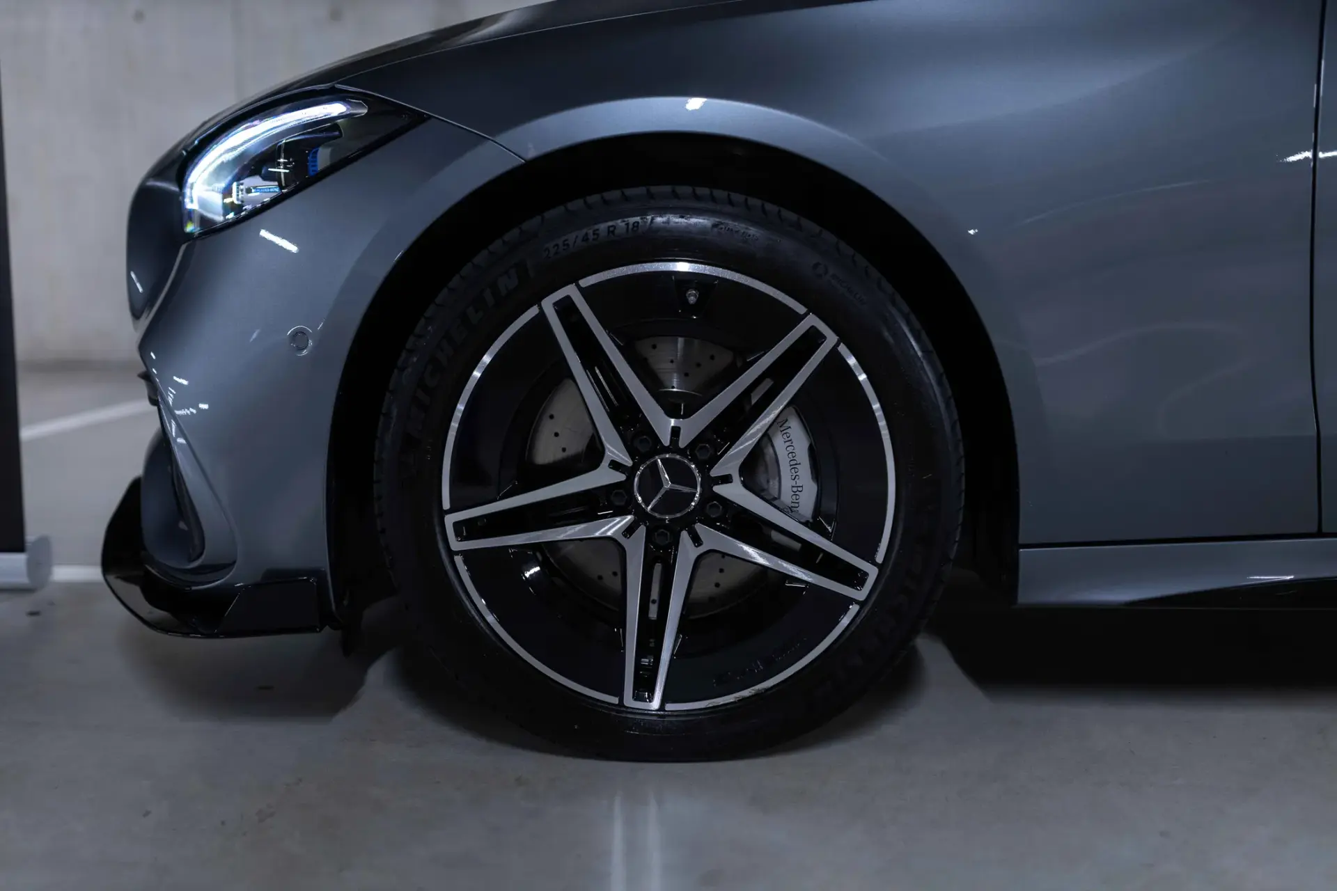 Mercedes-Benz C 300 e AMG Line 7