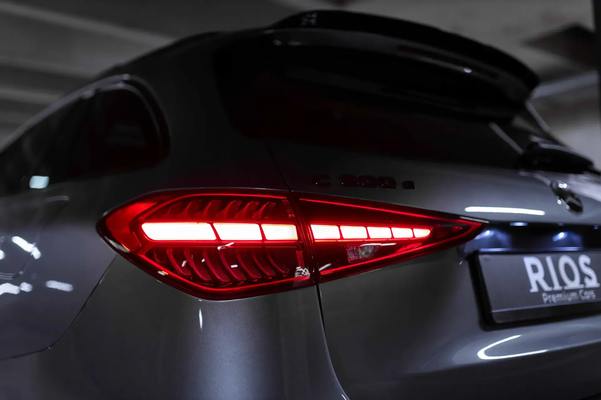 Mercedes-Benz C 300 e AMG Line 13