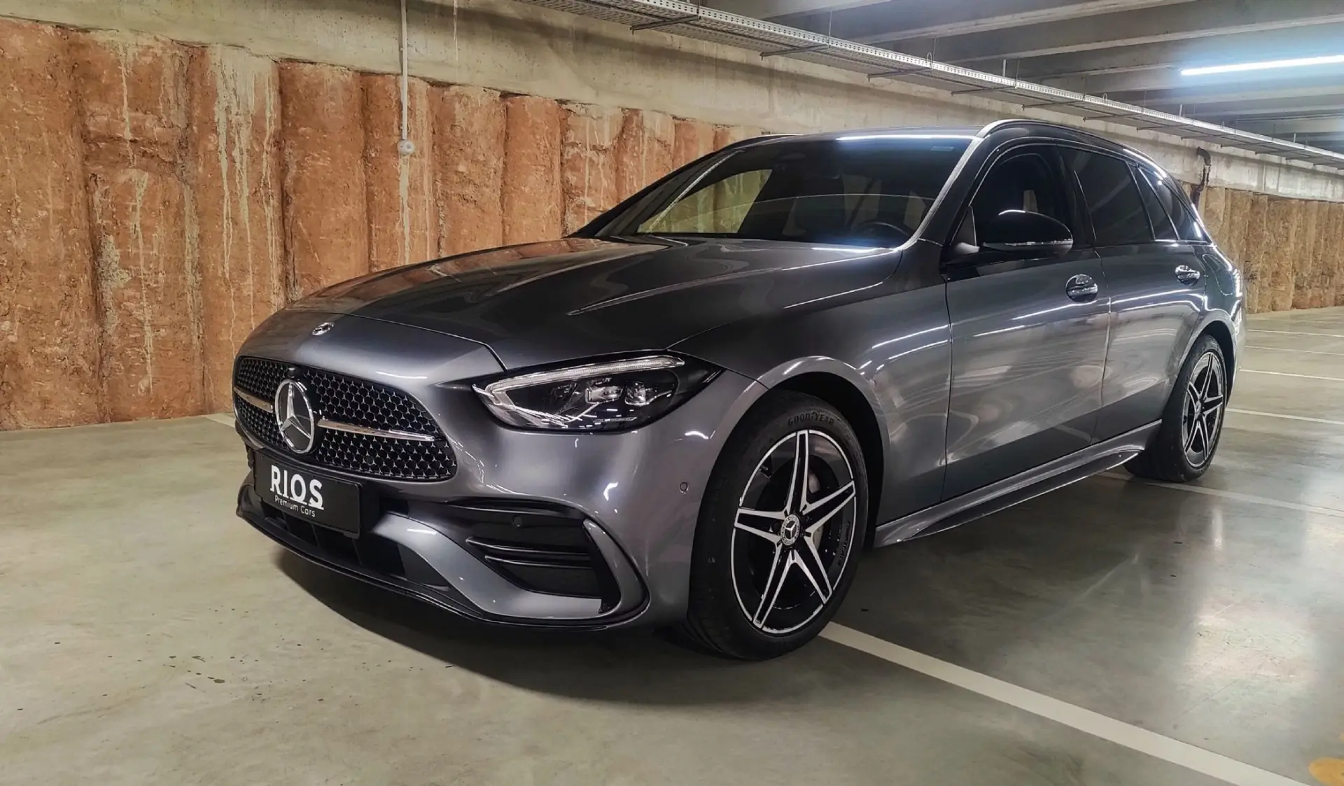 Mercedes-Benz C 300 e Touring AMG 1