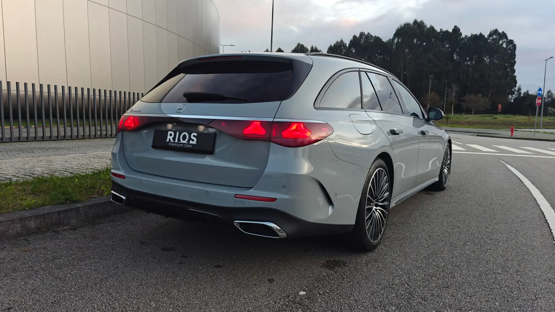 Mercedes-Benz E 300 30