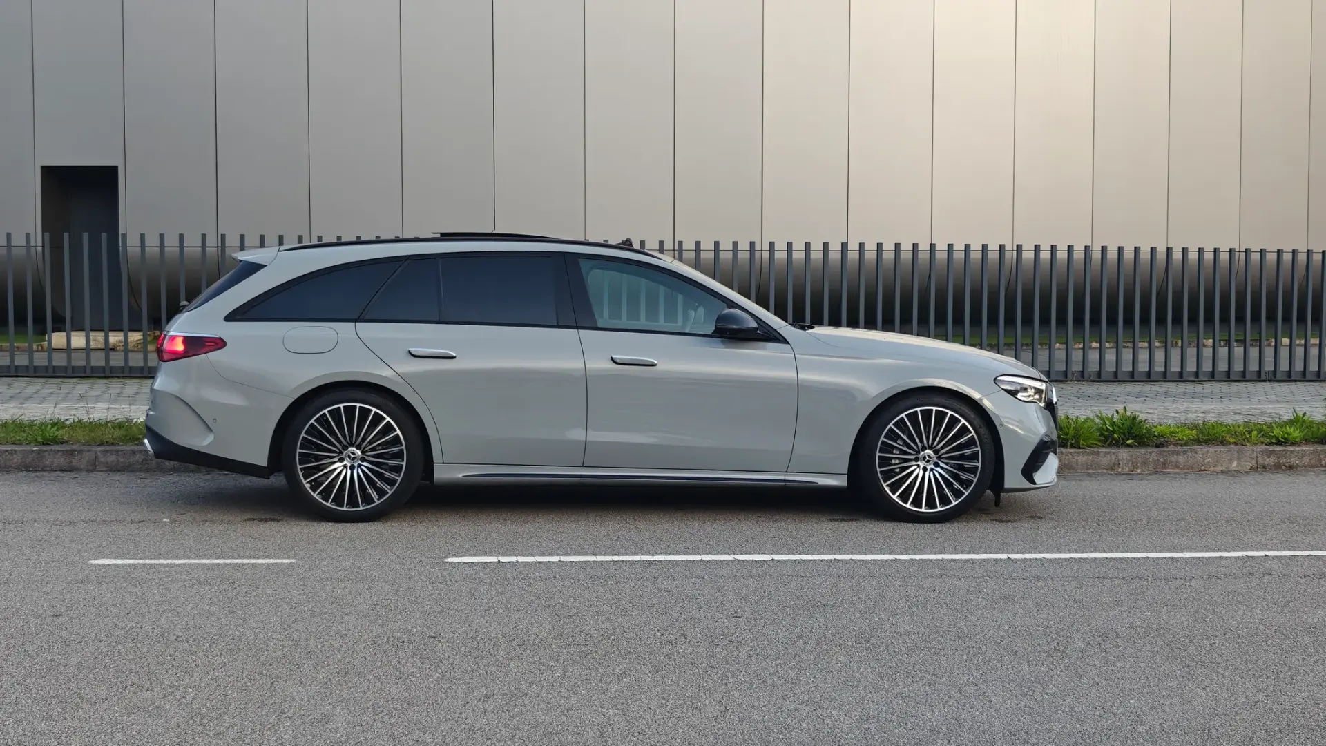Mercedes-Benz E 300 32