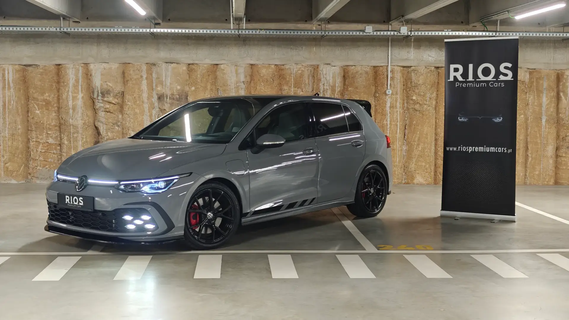 Volkswagen Golf 8 GTE 1