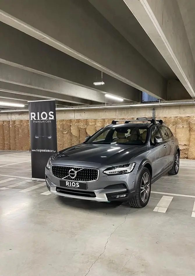 Volvo V90 Cross Country D5 1
